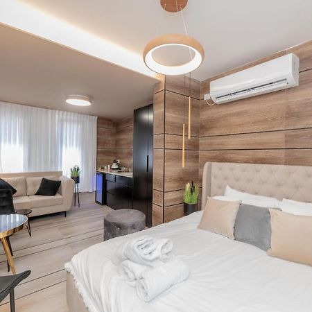 Colors Suites In Нетания Экстерьер фото