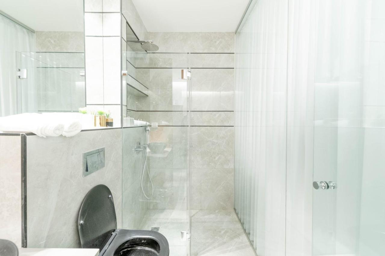 Colors Suites In Нетания Экстерьер фото