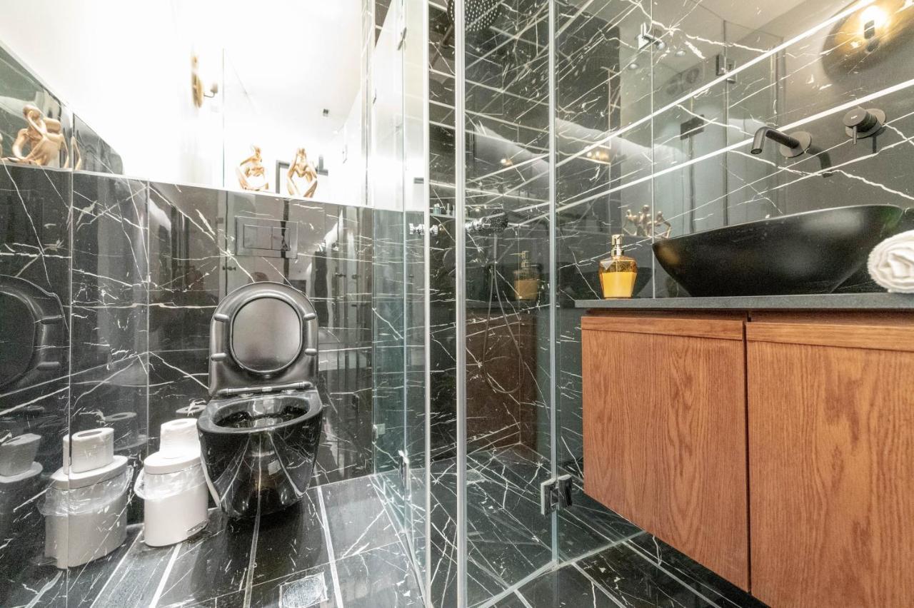 Colors Suites In Нетания Экстерьер фото
