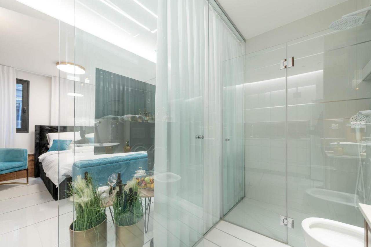 Colors Suites In Нетания Экстерьер фото