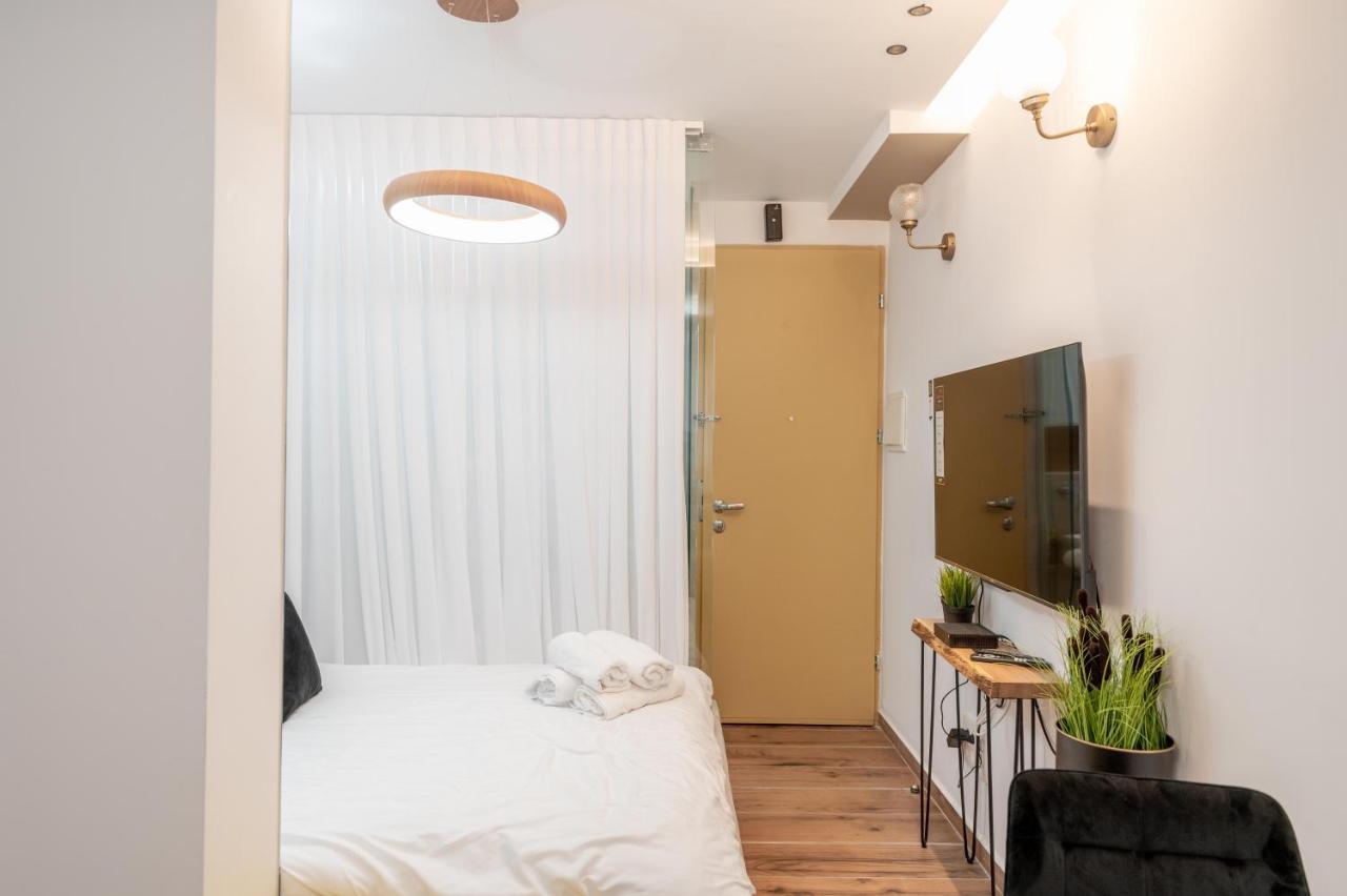 Colors Suites In Нетания Экстерьер фото